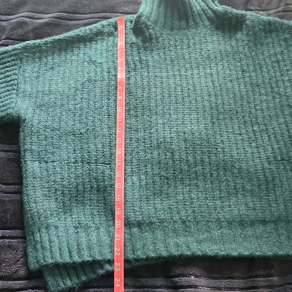 Splendid, oversized,  knit, sweater size Medium - Picture 7 of 9